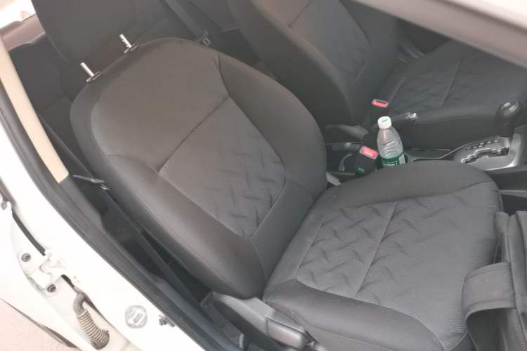 Used Kia K2 2012 Sedan 1.4L Automatic GLS Commemorative Edition Right Front Seat