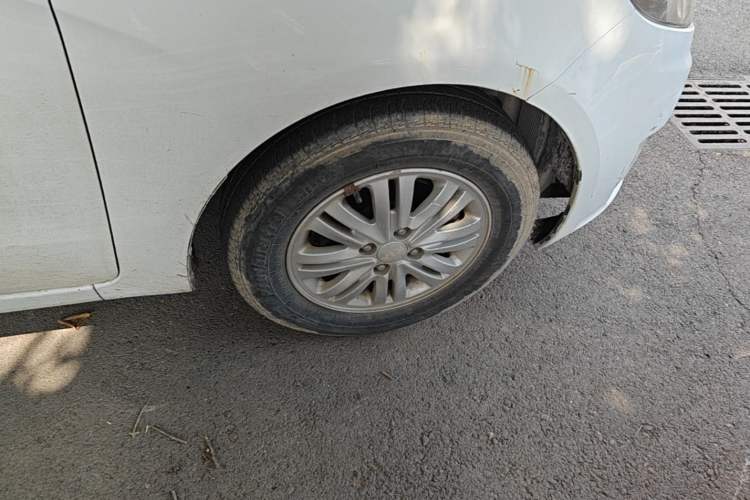 Used Kia K2 2012 Sedan 1.4L MT GLS Commemorative Edition Right Front Wheel Hub