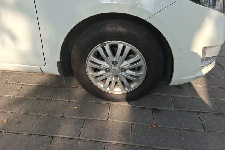 Used Kia K2 2012 Hatchback 1.4L MT Cool Edition Commemorative Model Right Front Wheel Hub