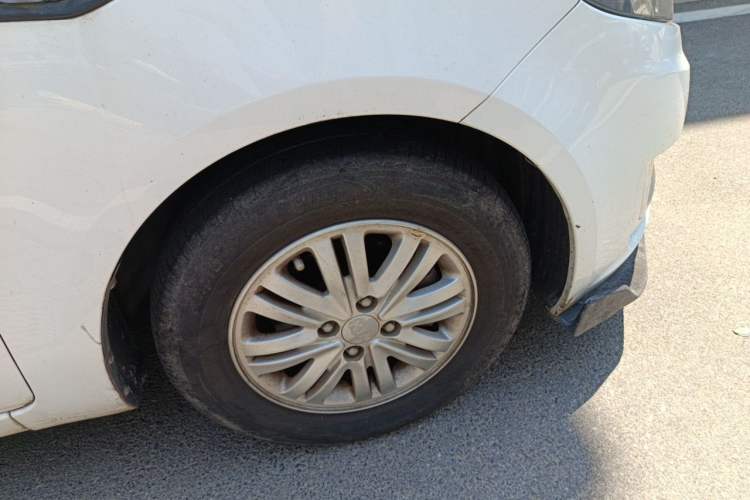 Used Kia K2 2012 Sedan 1.4L MT GLS Commemorative Edition Right Front Wheel Hub