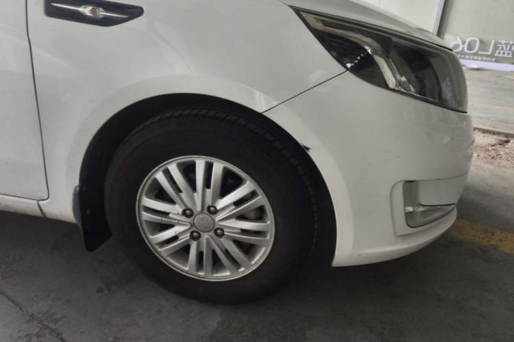 Used Kia K2 2012 Sedan 1.4L MT GLS Commemorative Edition Right Front Wheel Hub