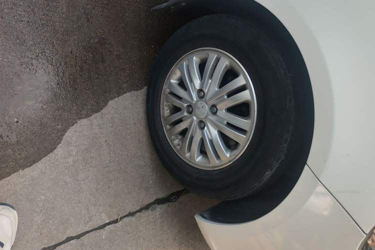 Used Kia K2 2012 Hatchback 1.4L Automatic Cool Edition Right Front Wheel Hub
