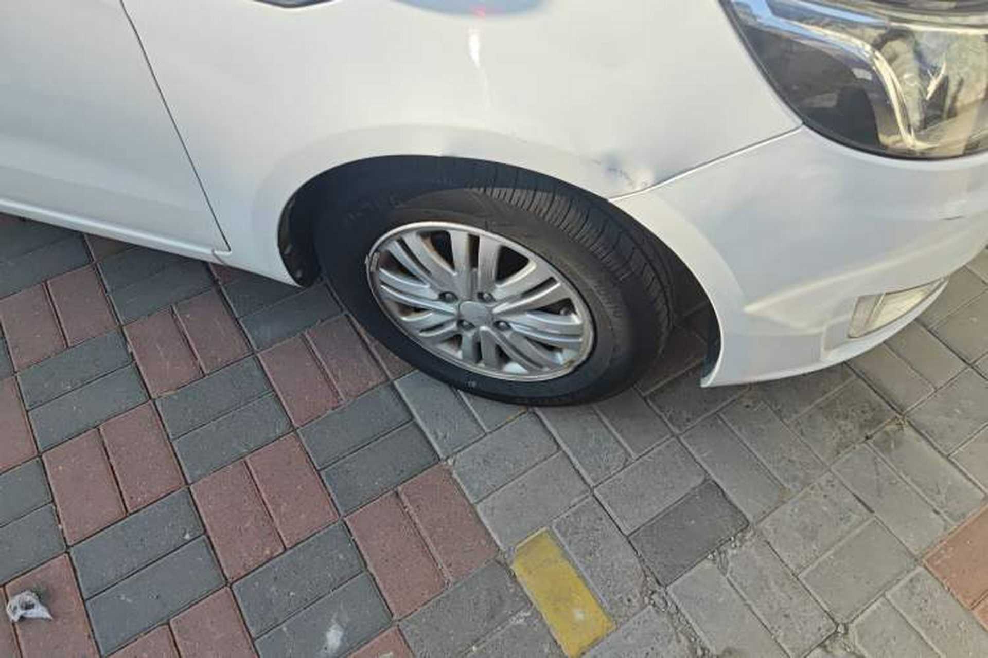 Used Kia K2 2012 Sedan 1.4L Automatic GLS Commemorative Edition Right Front Wheel Hub