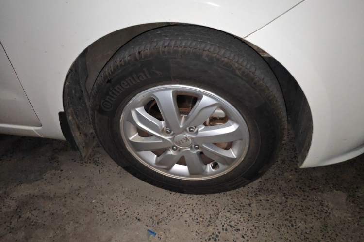 Used Kia K2 2012 Sedan 1.4L MT TOP Commemorative Edition Right Front Wheel Hub