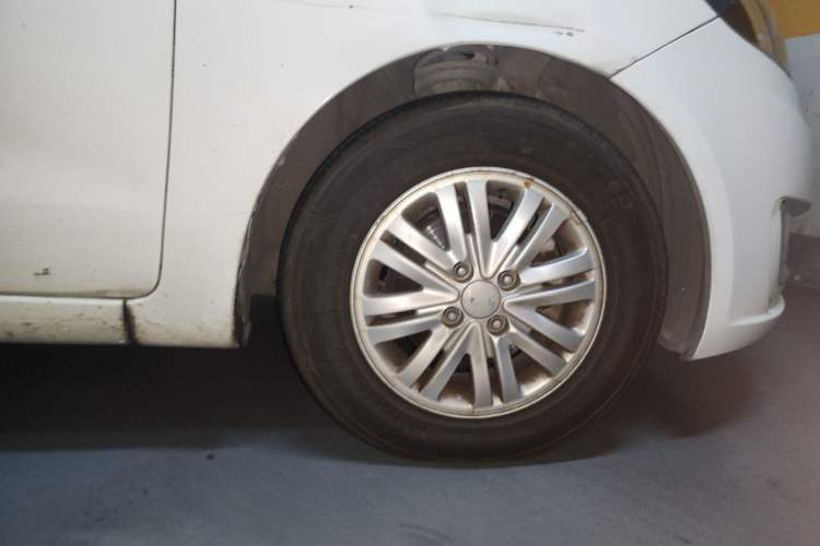 Used Kia K2 2012 Hatchback 1.4L Automatic Cool Edition Right Front Wheel Hub