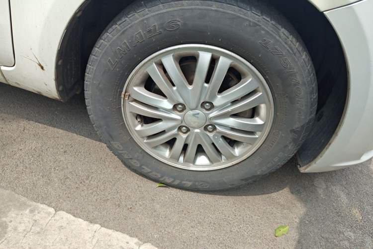 Used Kia K2 2012 Sedan 1.4L MT GLS Commemorative Edition Right Front Wheel Hub