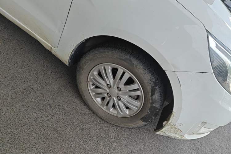 Used Kia K2 2012 Sedan 1.4L MT GLS Commemorative Edition Right Front Wheel Hub