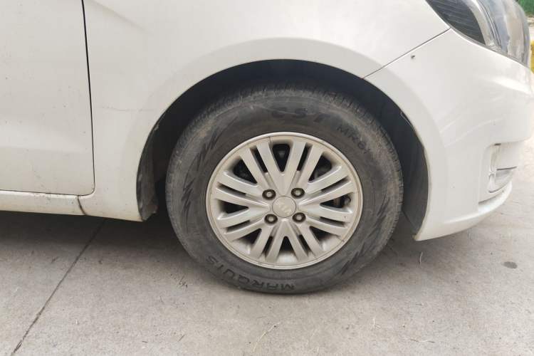 Used Kia K2 2012 Hatchback 1.4L MT Cool Edition Commemorative Model Right Front Wheel Hub