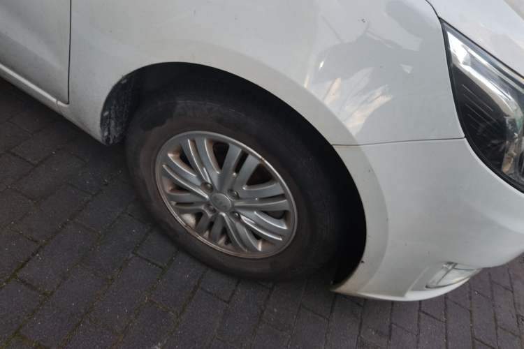 Used Kia K2 2012 Hatchback 1.4L Automatic Cool Edition Right Front Wheel Hub