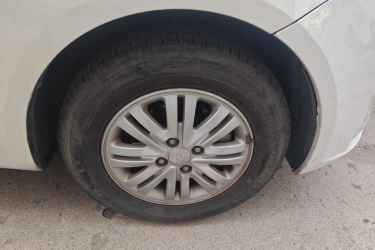 Used Kia K2 2012 Sedan 1.4L MT GLS Commemorative Edition Right Front Wheel Hub