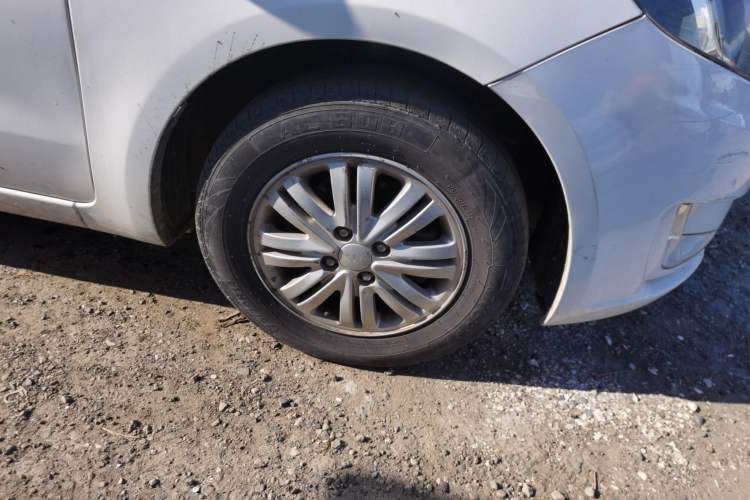 Used Kia K2 2012 Sedan 1.4L MT GLS Commemorative Edition Right Front Wheel Hub