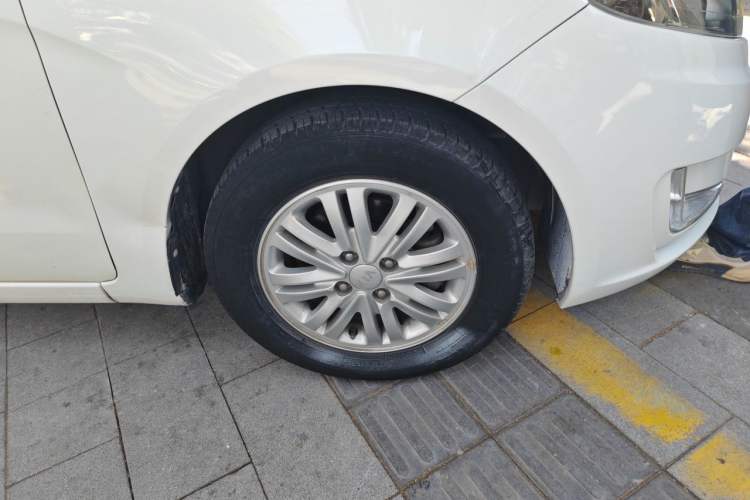 Used Kia K2 2012 Sedan 1.4L MT GLS Commemorative Edition Right Front Wheel Hub