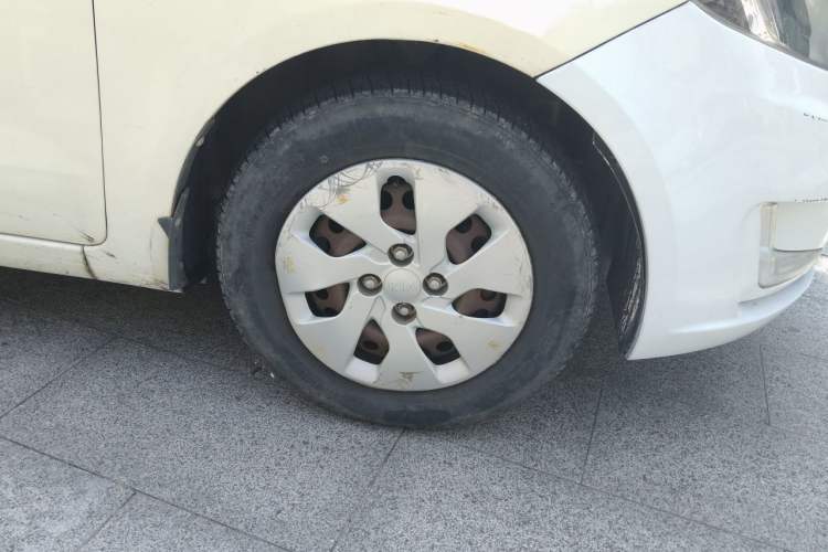 Used Kia K2 2012 Sedan 1.4L MT GLS Commemorative Edition Right Front Wheel Hub
