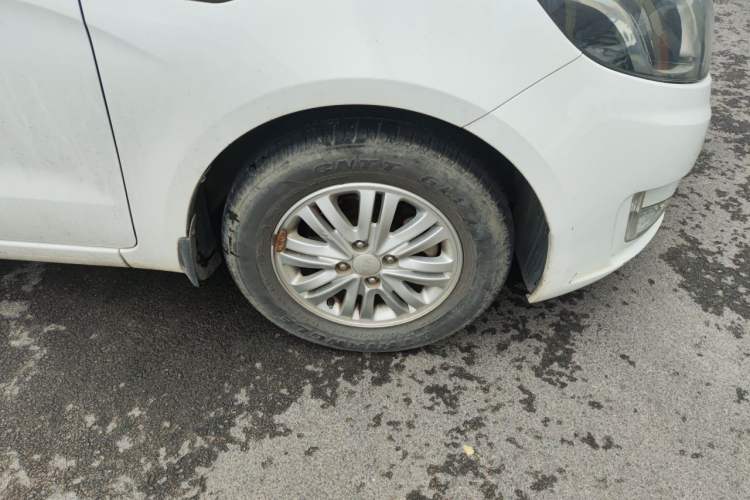 Used Kia K2 2012 Sedan 1.4L MT GLS Commemorative Edition Right Front Wheel Hub