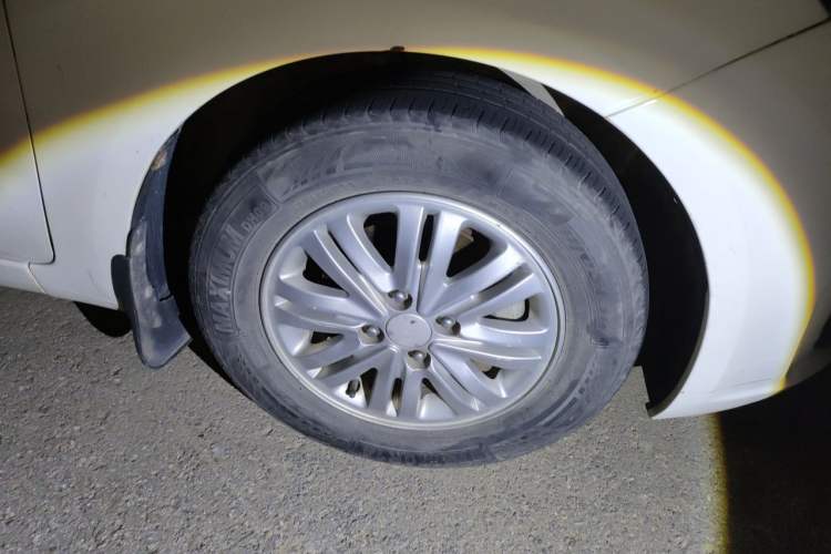 Used Kia K2 2012 Hatchback 1.4L Automatic Cool Edition Right Front Wheel Hub