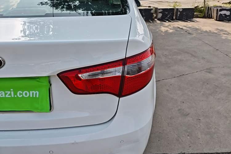 Used Kia K2 2012 Sedan 1.4L Automatic GLS Commemorative Edition Right Rear Taillight