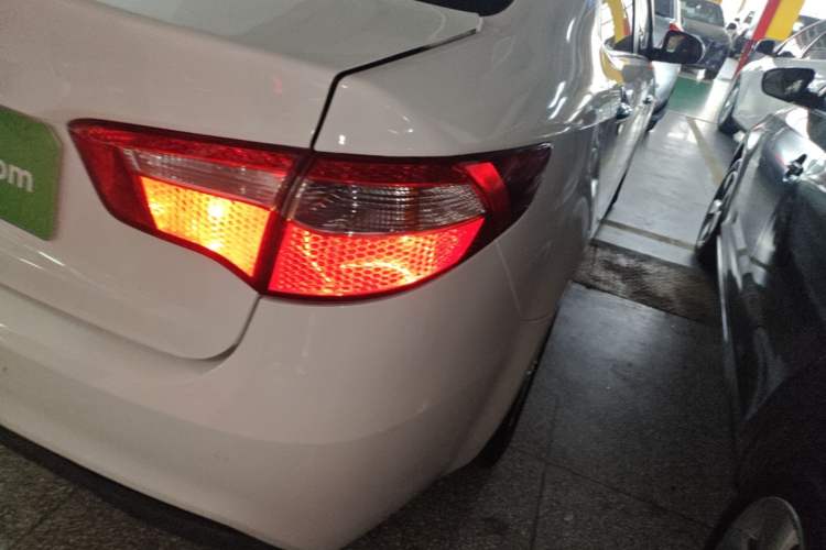 Used Kia K2 2012 Sedan 1.4L MT GLS Commemorative Edition Right Rear Taillight