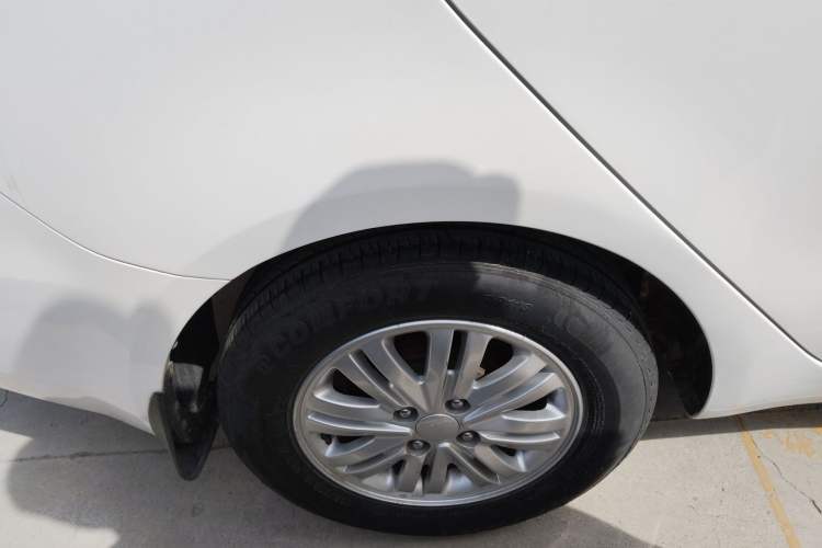 Used Kia K2 2012 Sedan 1.4L MT GLS Commemorative Edition Right Rear Wheel Hub