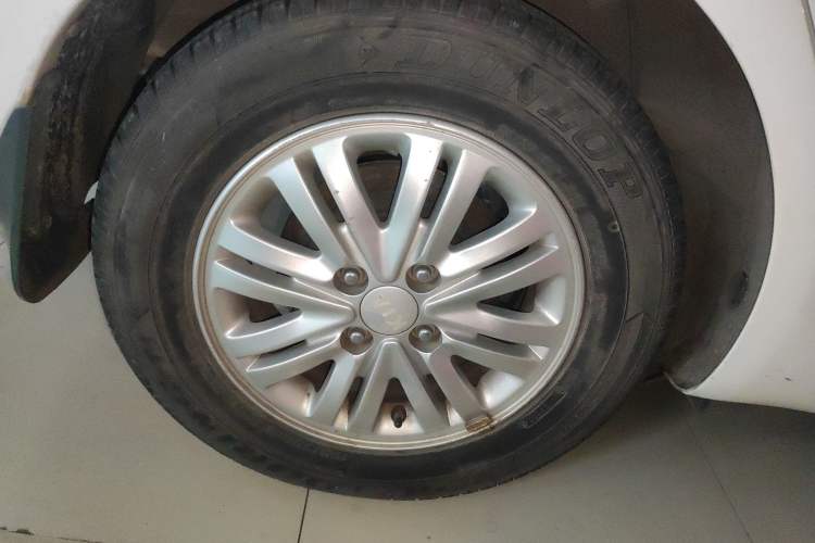 Used Kia K2 2012 Sedan 1.4L Automatic GLS Commemorative Edition Right Rear Wheel Hub