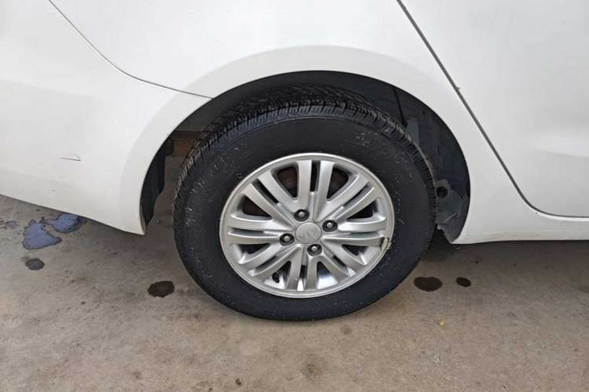 Used Kia K2 2012 Sedan 1.4L Automatic GLS Commemorative Edition Right Rear Wheel Hub