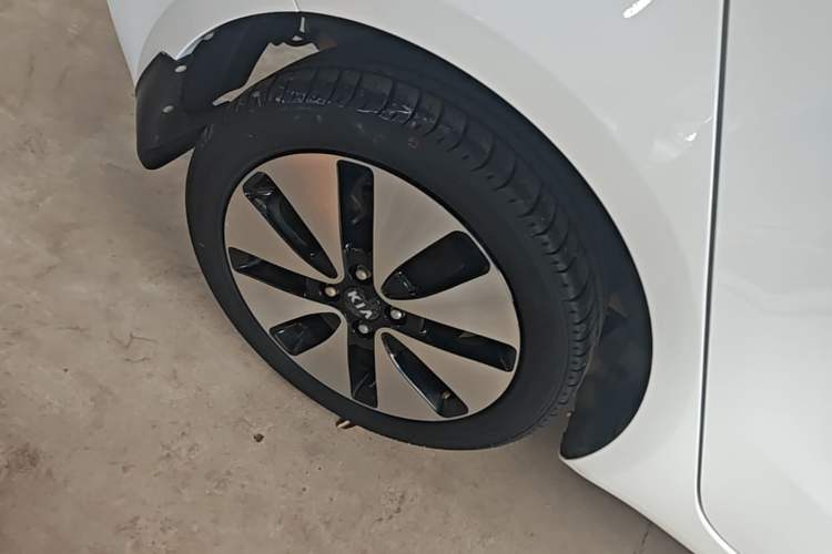 Used Kia K2 2012 Hatchback 1.6L AT Premium Right Rear Wheel Hub