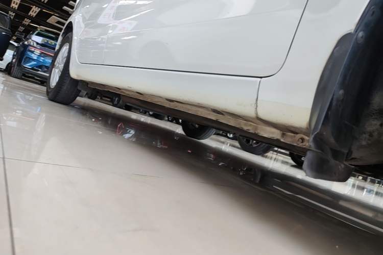 Used Kia K2 2012 Sedan 1.4L Automatic GLS Commemorative Edition Right Side Sill