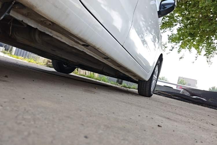 Used Kia K2 2012 Sedan 1.4L Automatic GLS Commemorative Edition Right Side Sill