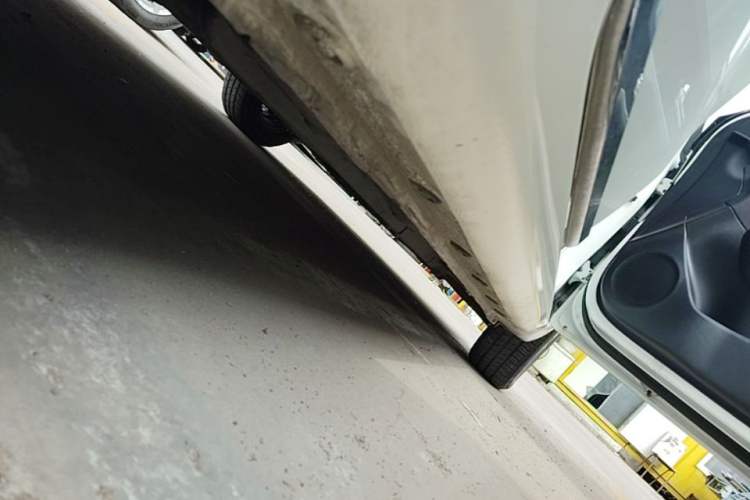 Used Kia K2 2012 Sedan 1.4L Automatic GLS Commemorative Edition Right Side Sill