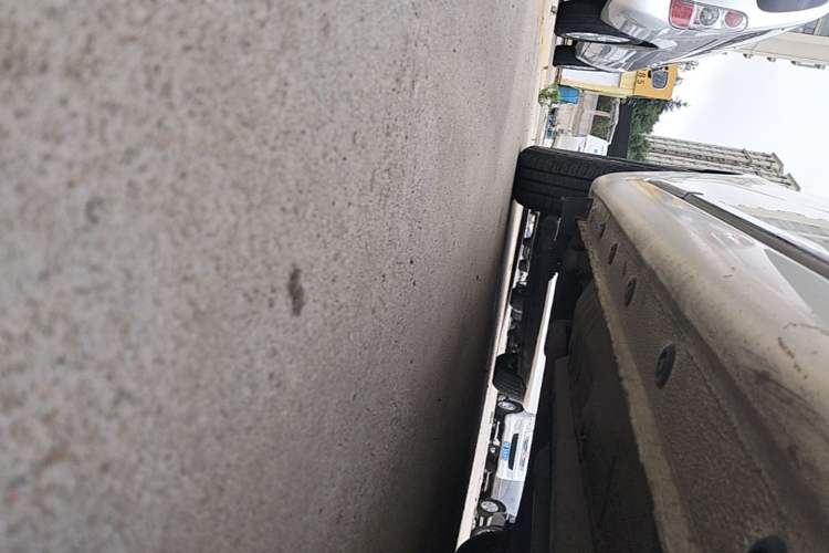 Used Kia K2 2012 Sedan 1.4L Automatic GLS Commemorative Edition Right Side Sill