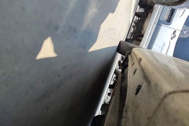 Used Kia K2 2012 Sedan 1.6L Automatic Transmission Premium Commemorative Edition Right Side Sill