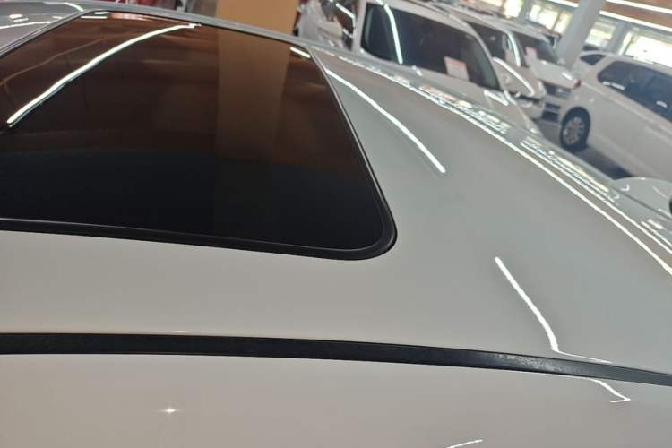 Used Kia K2 2012 Sedan 1.6L Automatic Transmission Premium Commemorative Edition Roof