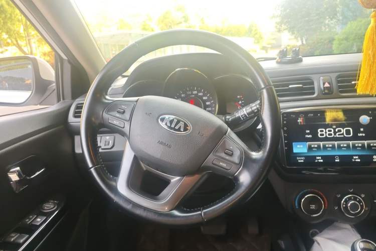 Used Kia K2 2012 Hatchback 1.6L AT Premium Steering Wheel