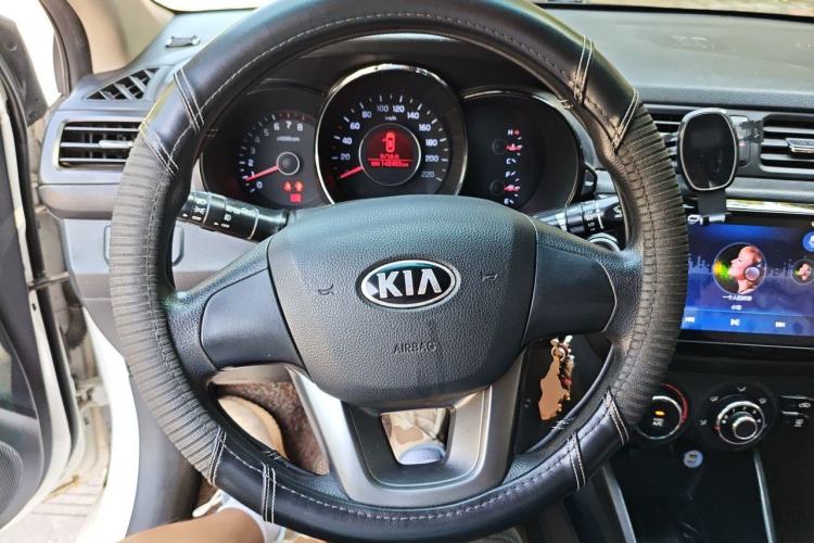 Used Kia K2 2012 Sedan 1.4L MT TOP Commemorative Edition Steering Wheel