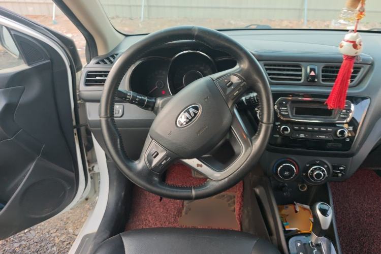 Used Kia K2 2012 Sedan 1.6L Automatic Transmission Premium Commemorative Edition Steering Wheel