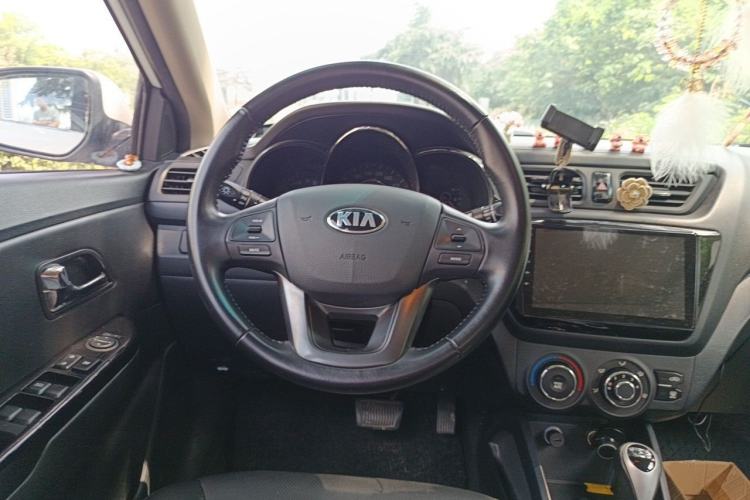 Used Kia K2 2012 Sedan 1.6L Automatic Transmission Premium Commemorative Edition Steering Wheel