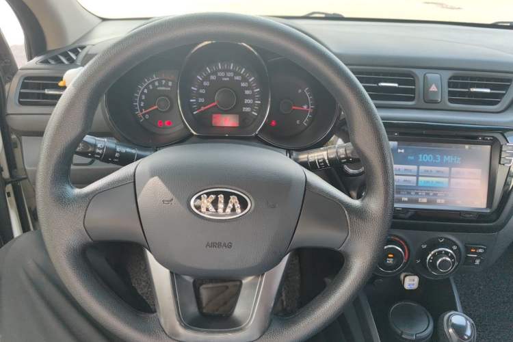 Used Kia K2 2012 Hatchback 1.4L Automatic Cool Edition Steering Wheel