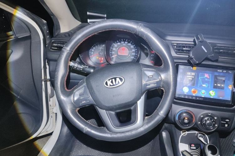 Used Kia K2 2012 Sedan 1.6L Automatic Transmission Premium Commemorative Edition Steering Wheel