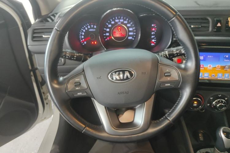 Used Kia K2 2012 Hatchback 1.6L AT Premium Steering Wheel