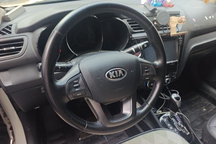 Used Kia K2 2012 Sedan 1.6L Automatic Transmission Premium Commemorative Edition Steering Wheel