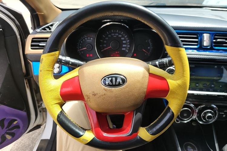 Used Kia K2 2012 Sedan 1.4L MT GLS Commemorative Edition Steering Wheel