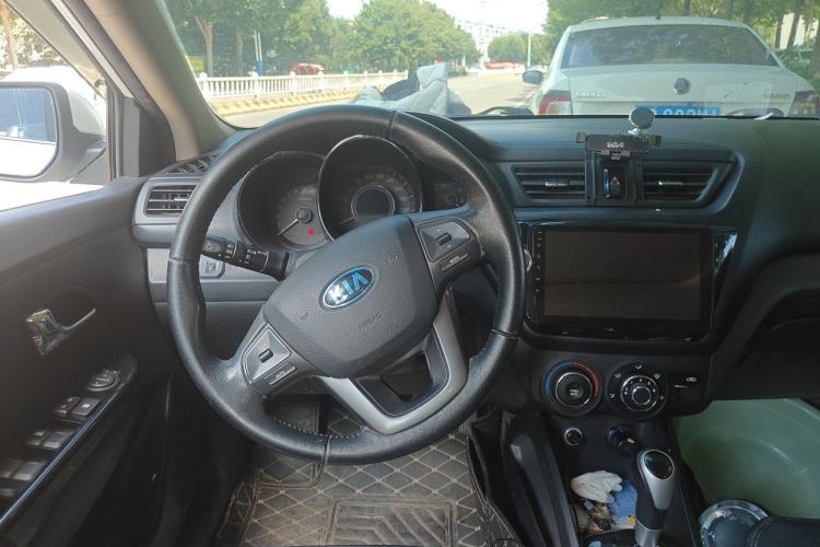 Used Kia K2 2012 Sedan 1.6L Automatic Transmission Premium Commemorative Edition Steering Wheel