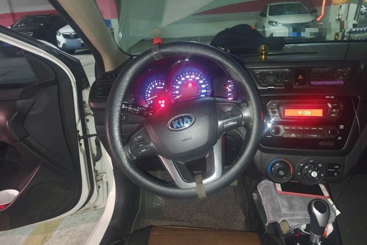 Used Kia K2 2012 Sedan 1.6L Automatic Transmission Premium Commemorative Edition Steering Wheel