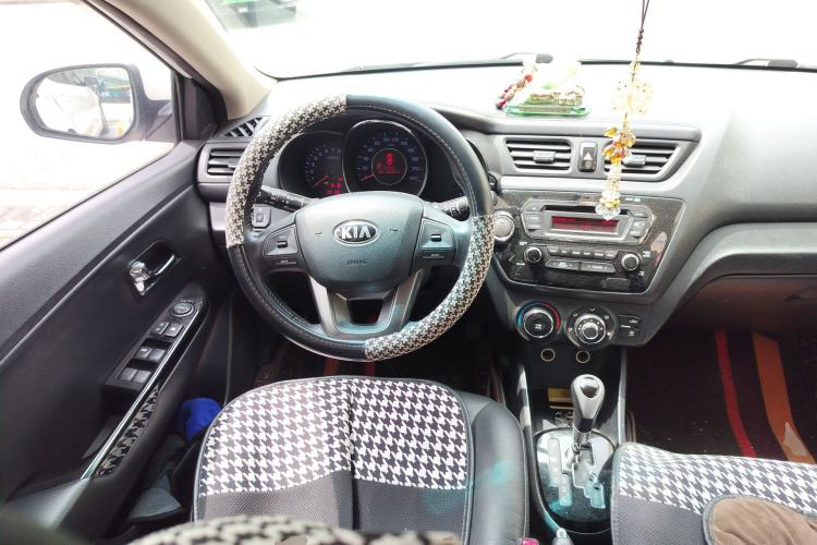 Used Kia K2 2012 Hatchback 1.6L AT Premium Steering Wheel