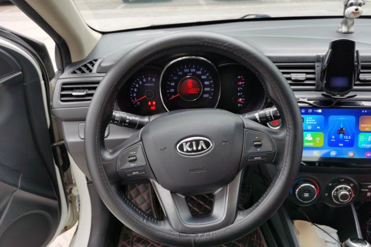 Used Kia K2 2012 Sedan 1.6L AT Premium ECO Steering Wheel