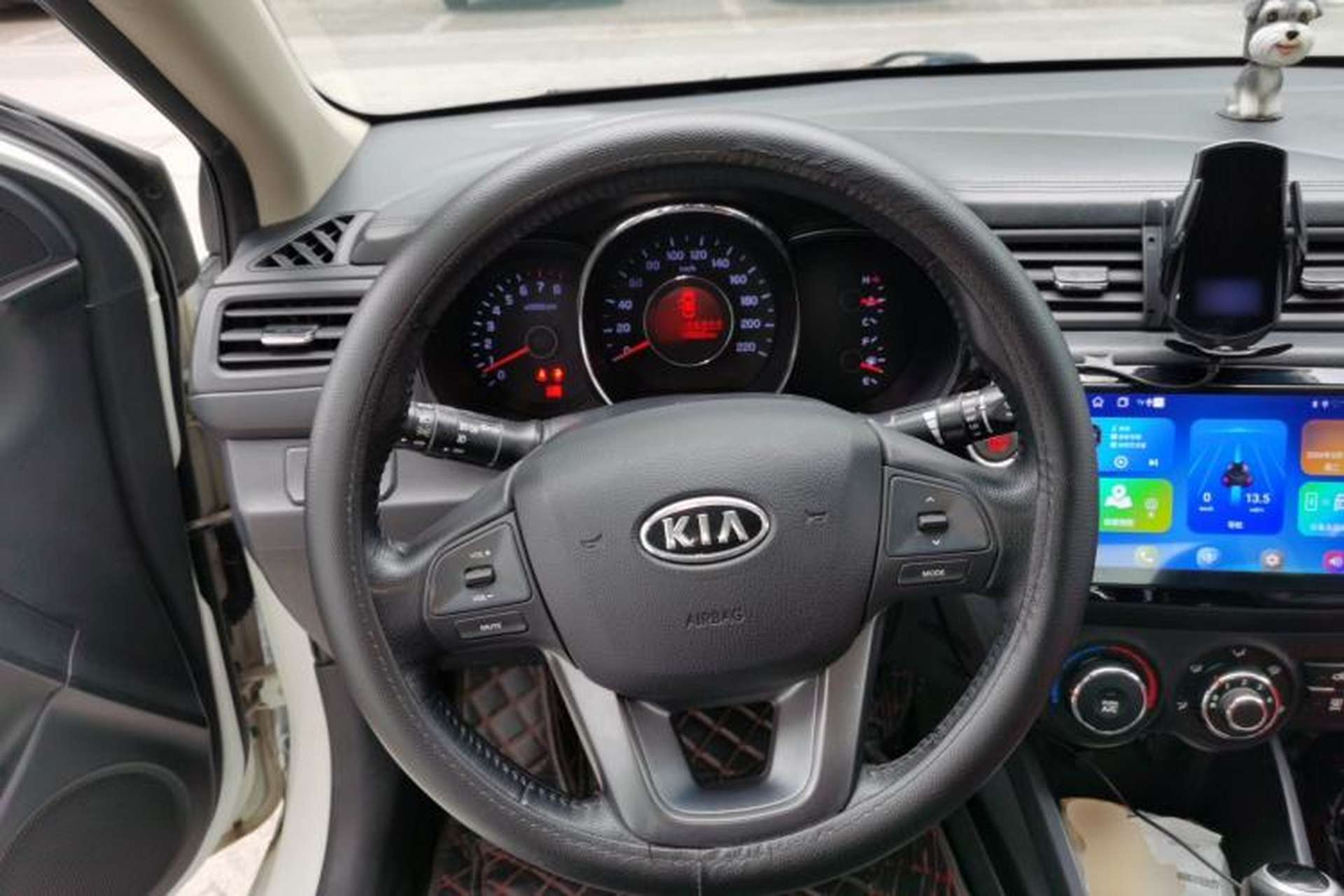 Used Kia K2 2012 Sedan 1.6L AT Premium ECO Steering Wheel