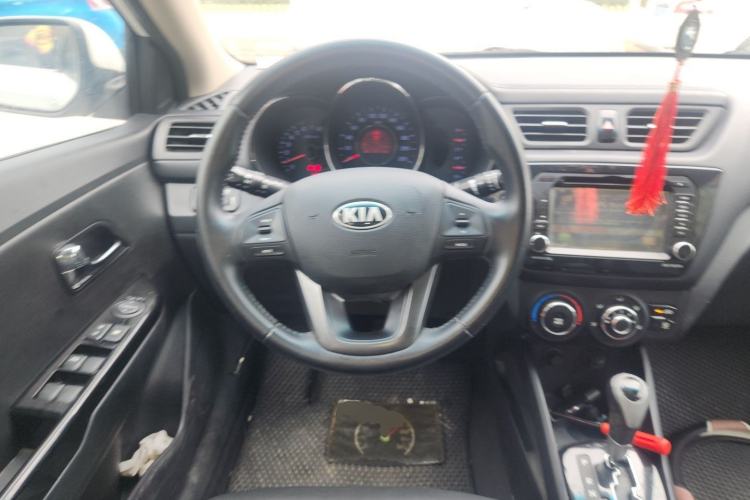 Used Kia K2 2012 Sedan 1.6L AT Premium ECO Steering Wheel