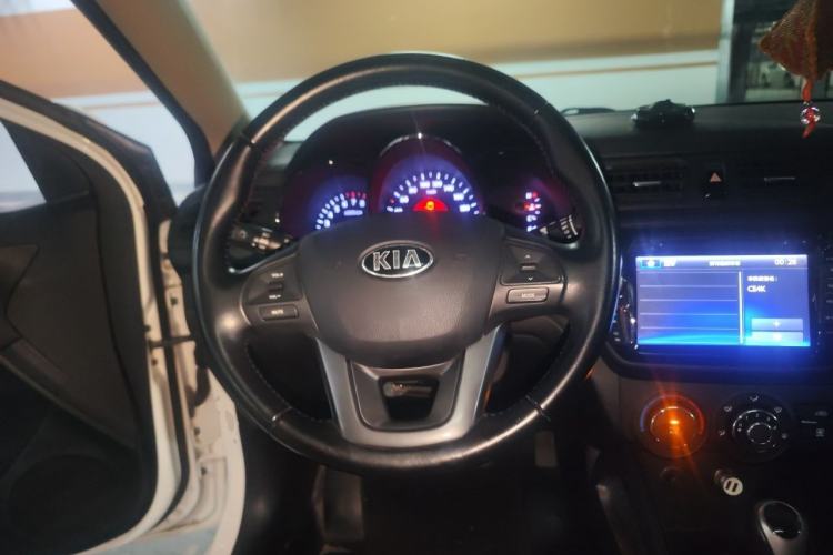 Used Kia K2 2012 Sedan 1.6L Automatic Transmission Premium ECO Commemorative Edition Steering Wheel