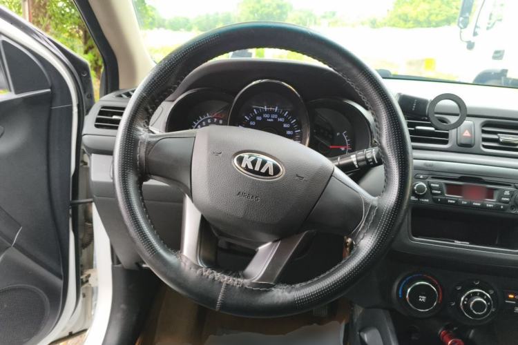 Used Kia K2 2012 Sedan 1.4L MT GLS Commemorative Edition Steering Wheel