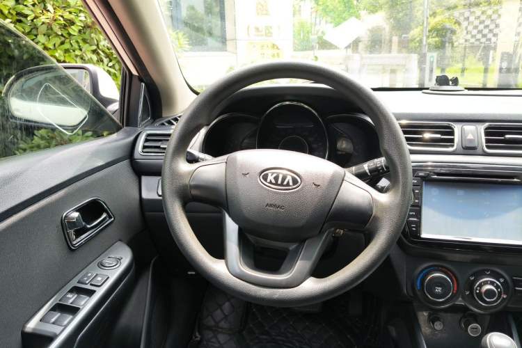 Used Kia K2 2012 Sedan 1.4L AT TOP Anniversary Edition Steering Wheel
