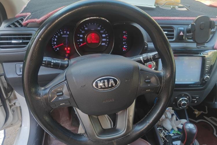 Used Kia K2 2012 Sedan 1.6L AT Premium ECO Steering Wheel